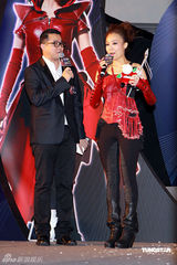 幻灯图集：容祖儿劲装出席游戏展 圣诞迎完美假期