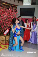 组图：雷凯欣性感宣传《3D肉蒲团》 萧若元不理投诉