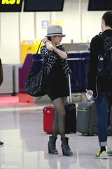 高清组图：盘点周迅街拍照 简单低调展露时尚气息