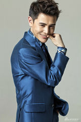 组图：型男孙坚大片曝光 时尚复古变优雅绅士