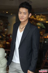 组图：《犀利人妻》金钟失利 宥胜称再接再厉