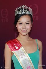 组图：港姐由观众票选成空话 曾醒明鞠躬致歉