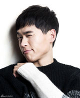 组图：高云翔卖萌有绝招 假期九连拍秘笈公开