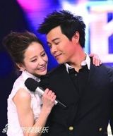 组图：盘点十对明星恋情 隆诗恋到威幂恋公开