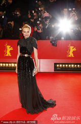 组图：黛安-克鲁格现身柏林开幕红毯妩媚性感