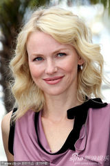 幻灯：《公平游戏》记者会 娜奥米-沃茨优雅迷人