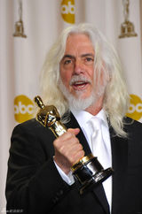 高清组图：奥斯卡后台获奖众星举金人光彩照人