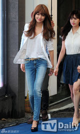 组图：少时SHINee李玹雨等捧场时装上市活动