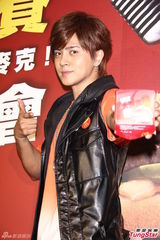 组图：罗志祥戴假发上阵 自豪反串扮相漂亮