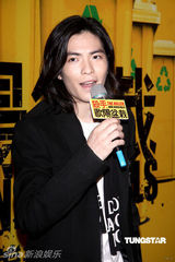 组图：萧敬腾宣布暂别唱片圈 初演电影化身杀手