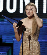 高清：众星献艺2011AMA颁奖礼 斯威夫特捧大奖
