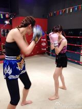 组图：王励勤主播女友微博晒美艳靓照