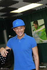 高清组图：林峰为个唱彩排 深情演绎代表作