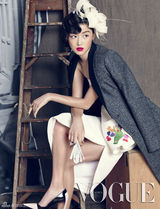 组图：全智贤登封面 复古造型优雅冷艳