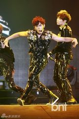 组图：INFINITE首尔举办世界巡回演唱会