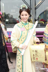 组图：《万凰之王》巡游胡杏儿称结婚无法自作主张