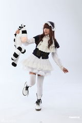 组图：许雅涵任游戏代言 cosplay扮女仆甜美可爱