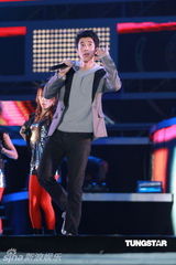 组图：王后驾到收官 谢霆锋李宇春孙燕姿热爆全场