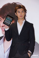 组图：陈柏霖暂无出专辑打算 忙于工作无暇谈恋爱