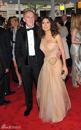 组图：美国时装学院庆典举行 众明星红毯竞艳