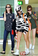 组图：4minute等歌手结束日本公演 轻松飞抵韩国