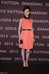 组图：孙俪橘色短裙甜美亮相某奢侈品牌时尚之夜