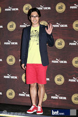 组图：韩星李孝利张赫等出席服饰品牌庆祝晚会