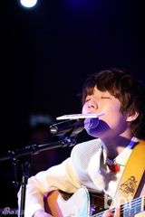 组图：刘承宇出席出道专辑发布尽显可爱魅力