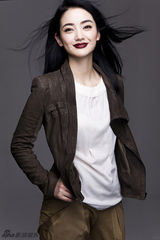 组图：朱杰最新优雅大片曝光 黑白光影凸显知性气质