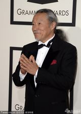 组图：日本音乐巨匠喜多郎亮相 恭敬鞠躬