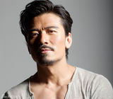 组图：唐文龙硬汉写真自曝曾练咏春拳 最想拍动作片