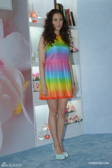 组图：徐子淇否认怀孕传闻 祝福旧爱洪天明