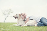 组图：刘虹翎与爱犬拍写真 呼吁关注流浪动物