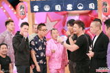 组图：郑伊健陈小春《无敌奖门人》录影玩游戏