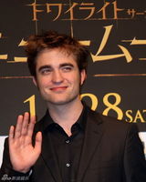 高清组图：罗伯特-帕丁森现身东京宣传《新月》