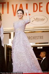 组图：《维纳斯》首映 章子怡素雅长裙助阵