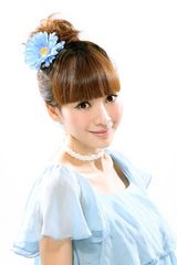 高清：柳岩甜美笑容新写真 岩语录揭秘感性另一面