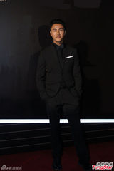 组图：陈坤黑衣亮相时尚帅气 积极推动年轻导演