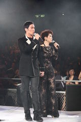 组图：汪明荃助阵关菊英演唱会 黄日华陈豪献唱