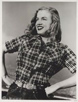 组图：玛丽莲-梦露出道前清纯照曝光 19岁首拍写真