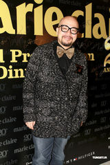 高清组图：徐若瑄深V拼性感 谈冯德伦笑而不答