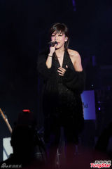 组图：张学友林忆莲献唱追忆林振强 Eason观看