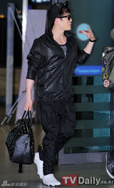 组图：少女时代Kara与IU等结束泰国公演飞抵韩国