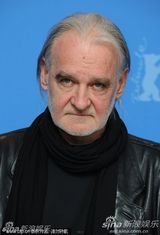 高清：《都灵之马》发布会 导演贝拉-塔尔眼神犀利