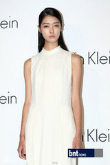 组图：EXO朴施厚等众星出席某服饰品牌展示会