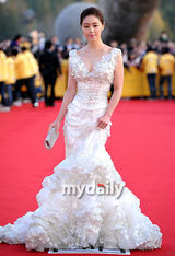 组图：郑日宇李彩英等出席韩国全州电影节开幕式