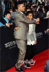 组图：史密斯父子出席《After Earth》首尔红毯