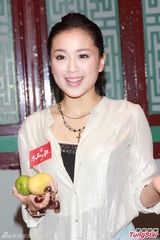 组图：马国明为宣传无惧绯闻 李诗韵秀一字马