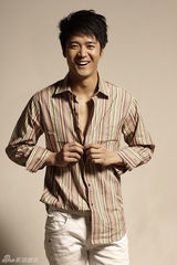 组图：尚于博时尚写真 阳光帅气星范儿足