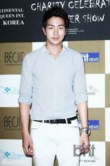 组图：梁乂升等出席国际旅游小姐选拔慈善晚宴